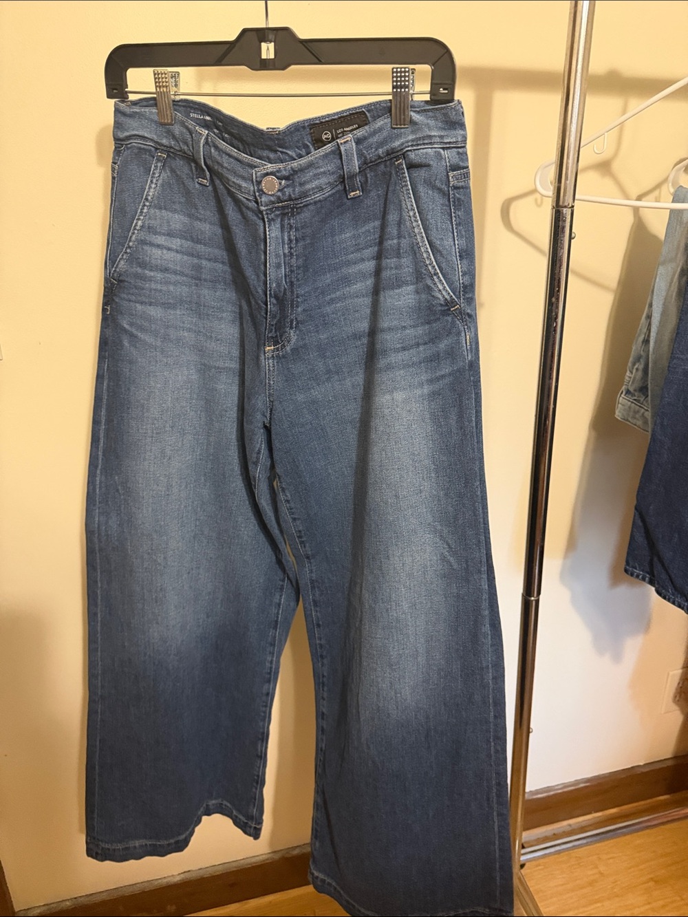 MOTHER Women’s STELLA ANKLE Low Slung Palazzo Jeans in Medium Blue Wash